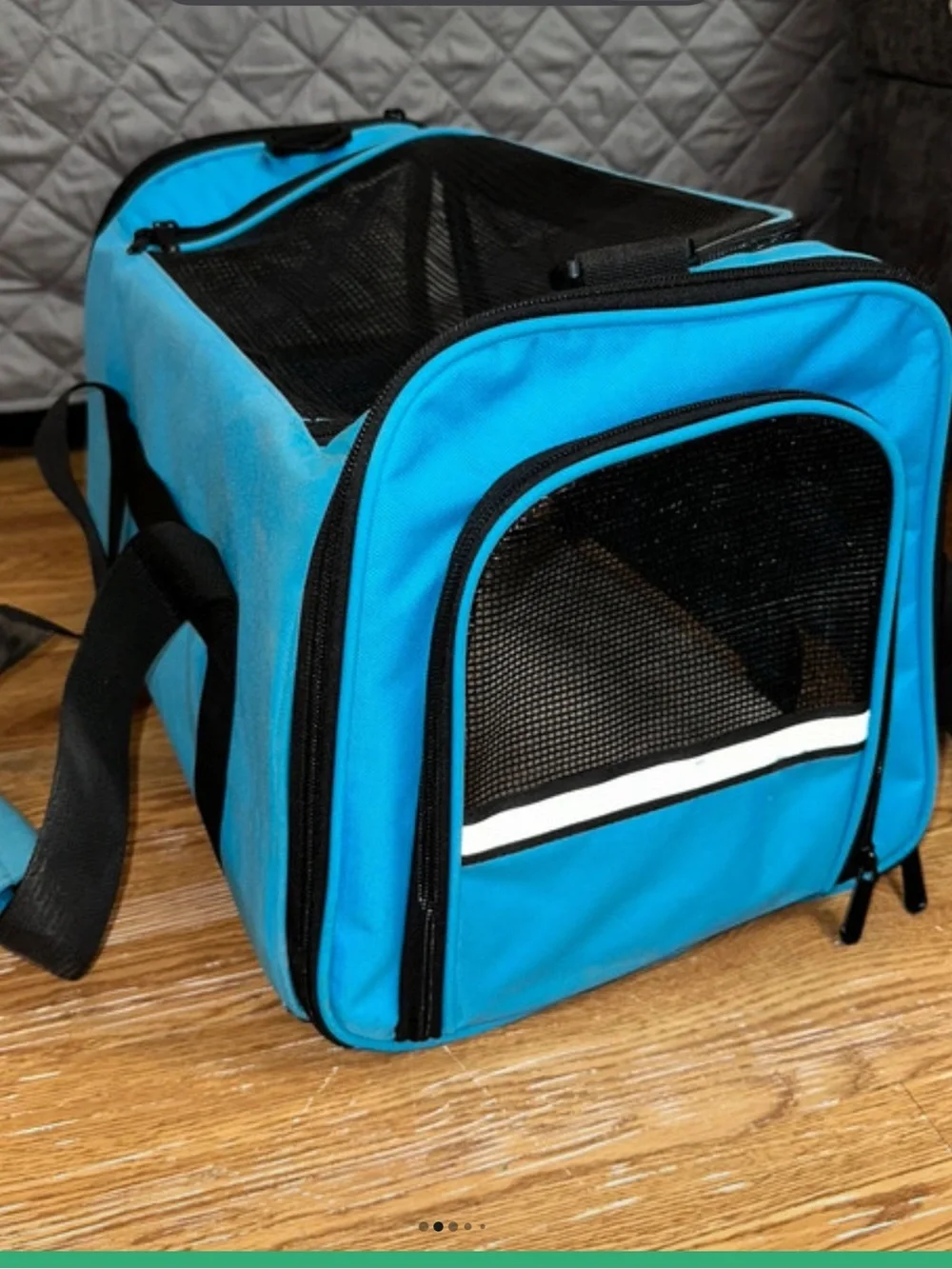 “Like New”. Excellent Condition! Foldable Blue Small Cat/Dog Pet Carrier.